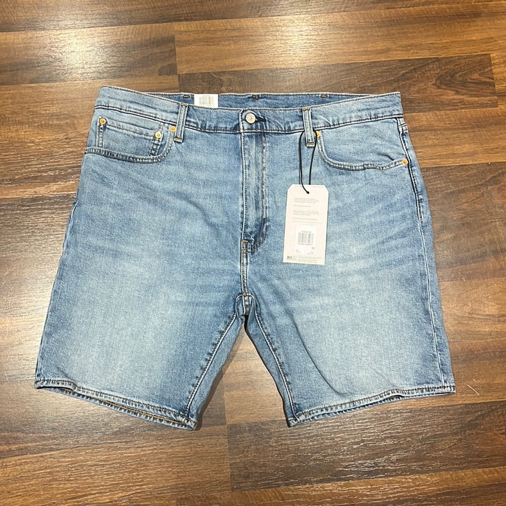 Levi’s 412 slim short brand new with tags